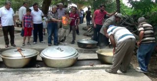 Mezarlıkta 350 Yılı Aşkın Yemek Geleneği Sürüyor