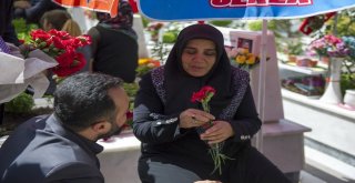 Şehit Yakınları Ve Gazilerden Cebeci Askeri Şehitliğine Ziyaret