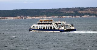 Gökçeadada Feribot Seferlerine Fırtına Engeli