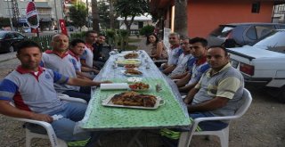 Yeşilyurt Mahalle Muhtarından Temizlik İşçilerine Kahvaltı
