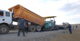 Bulanıkta Yol Asfaltlama Çalışması