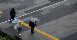 İstanbulda Rüzgar Ve Yağmur Etkili Oluyor