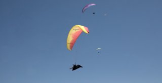 Türkiye Yamaç Paraşütü Mesafe Yarışması Başladı