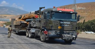 Suriye Sınırına Askeri Sevkiyat Sürüyor
