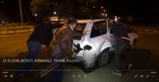 Kavşakta 2 Otomobil Çarpıştı: 3 Yaralı