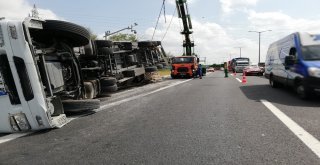 (Özel) Temde Devrilen Tır, Trafiği Kilitledi