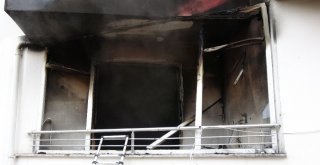 Bursada 4 Katlı Binada Çıkan Yangında Can Pazarı