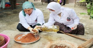 Suriyeli Mülteciler Yetiştiriyor, Türk Kursiyerler İşliyor