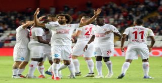 Spor Toto Süper Lig: Antalyaspor: 1 - Trabzonspor: 1 (İlk Yarı)