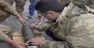 Mehmetçik Teröristlere Ülke Sınırlarını Dar Ediyor