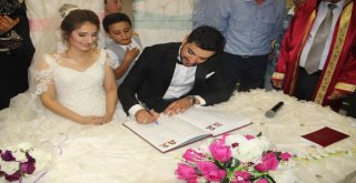 Düğünde Damattan Dolar Tepkisi