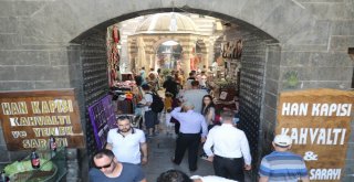 Tarihin Eskitemeyip Terörün Yıkamadığı Diyarbakır, Turist Çekmeye Devam Ediyor