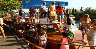 Manavgat Belediyesinin Nehir Otobüsü Rekora Koşuyor