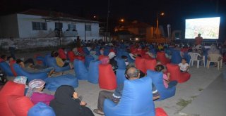 Güzelhisarda Yıldızlar Altında Sinema Keyfi