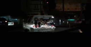 Otomobil Bagajında 5 Çocuğun Tehlikeli Yolculuğu Korkuttu