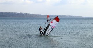 Rüzgar Sörfü Slalom Türkiye Şampiyonası Büyükçekmecede Yapıldı