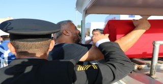 Şehit Yeğeninin Tabutuna Böyle Koştu