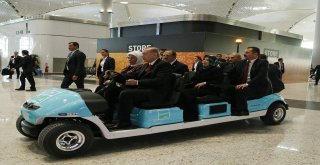 Cumhurbaşkanı Erdoğan, Havalimanı Açılışında Elektrikli Araç Sürdü