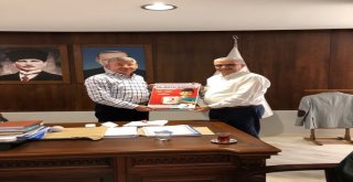 Ak Parti Adana İl Başkanı Yeniden, Kızılayın Kurban Kampanyasına Destek