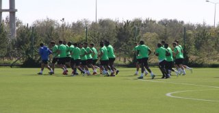 Rıza Çalımbay: “Fenerbahçe Maçında Kazanmak İçin Her Türlü Riske Girebiliriz”