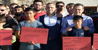 Caminin Tahribata Uğramasının Ardından Bir Mahalle Ayakta