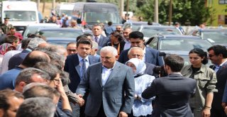 Tbmm Başkanı Yıldırımdan Bebeğiyle Şehit Olan Annenin Ailesine Ziyaret