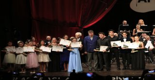 Geleceğin Yıldızları Antalya Devlet Senfoni Orkestrası İle Sahne Aldı