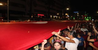 İzmirde Haluk Levent Rüzgarı Esti