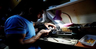 (Özel Haber) Bu Tespihin Fiyatı 4 Bin Tlden Başlıyor