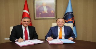 Aü Destekleme Vakfından Bilgisayar Desteği