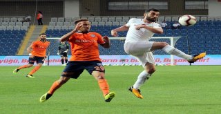 Spor Toto Süper Lig: Başakşehir: 1 - Akhisarspor: 1 (İlk Yarı)