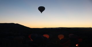 Balonlar Eşliğinde Muhteşem Manzara