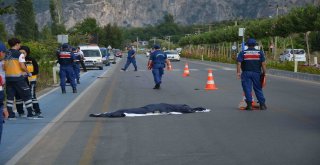 Otomobilin Çarptığı Elektrikli Bisiklet Sürücüsü Öldü