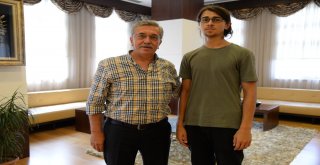 Yks Şampiyonundan Başkan Çetine Ziyaret