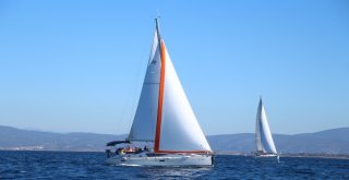 Kuşadasında “Cumhuriyet Kupası” Yelkenli Yarışları Düzenlendi