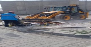 Çaldıranda Temizlik Çalışmaları Aralıksız Devam Ediyor