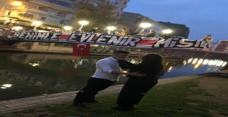 Kız Arkadaşa Doğum Gününde Sürpriz Evlilik Teklifi