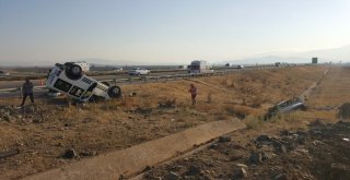 Kontrolden Çıkan Otomobil Karşı Şeritteki Araca Çarptı: 14 Yaralı