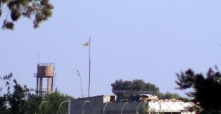 Terör Örgütü Telabyadta Sözde Bayrağını İndirip Flamasını Astı