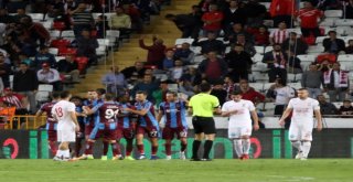 Spor Toto Süper Lig: Antalyaspor: 1 - Trabzonspor: 1 (İlk Yarı)