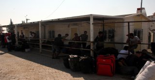 Suriyeliler Bir Daha Dönmemek Üzere Ülkelerine Gidiyor