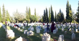 Mezarlıkta Bayram Yoğunluğu