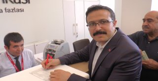 Başkan Özkeçeci Dolar Bozdurdu