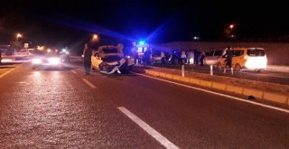 Sivasta İki Otomobil Çarpıştı: 5 Yaralı