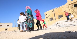 Halepte Harabeye Dönen Okulda Eğitim Devam Ediyor