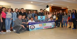 Terör Polisi Çocukları Tiyatroya Götürdü