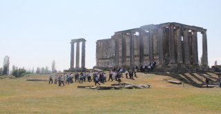 Bakan Ersoy: Aizonai Antik Kentinin Bölge Turizmine Kazandırılması İçin Gerekli Desteği Vereceğiz