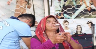 Zabıtayı Gören Engelli Dilenci Kaçarken Arkasından Gazeteciler Bile Yetişemedi