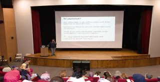 Psikolog Emre Aytekin: “Sosyal Medya Gençleri Yalnızlaştırır”