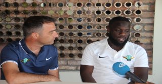 (Özel Haber) Elvis Manu: “Süper Ligde Futbolcu Olabilmek İçin Savaşmanız Gerekiyor”